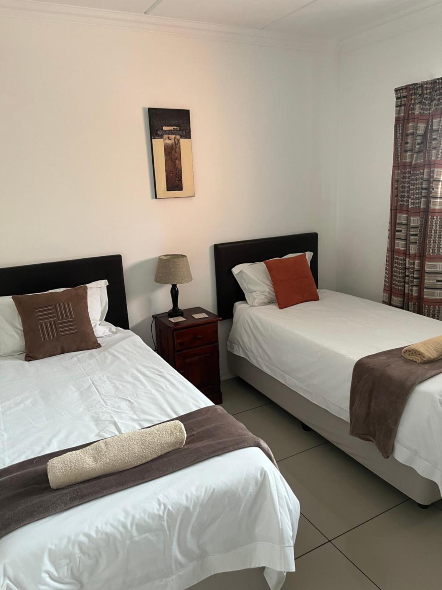 Or Tambo Self Catering Apartments, The Willows Boksburg Exterior photo