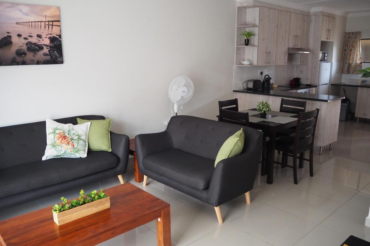 Or Tambo Self Catering Apartments, The Willows Boksburg Exterior photo